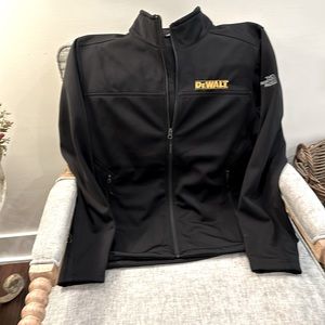 Men’s North face light weight and thin water protectant jacket